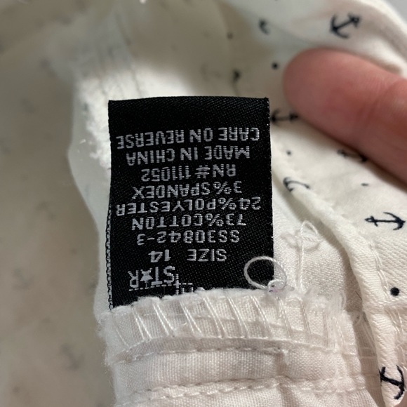 White shorts  with nautical anchors - Picture 5 of 7